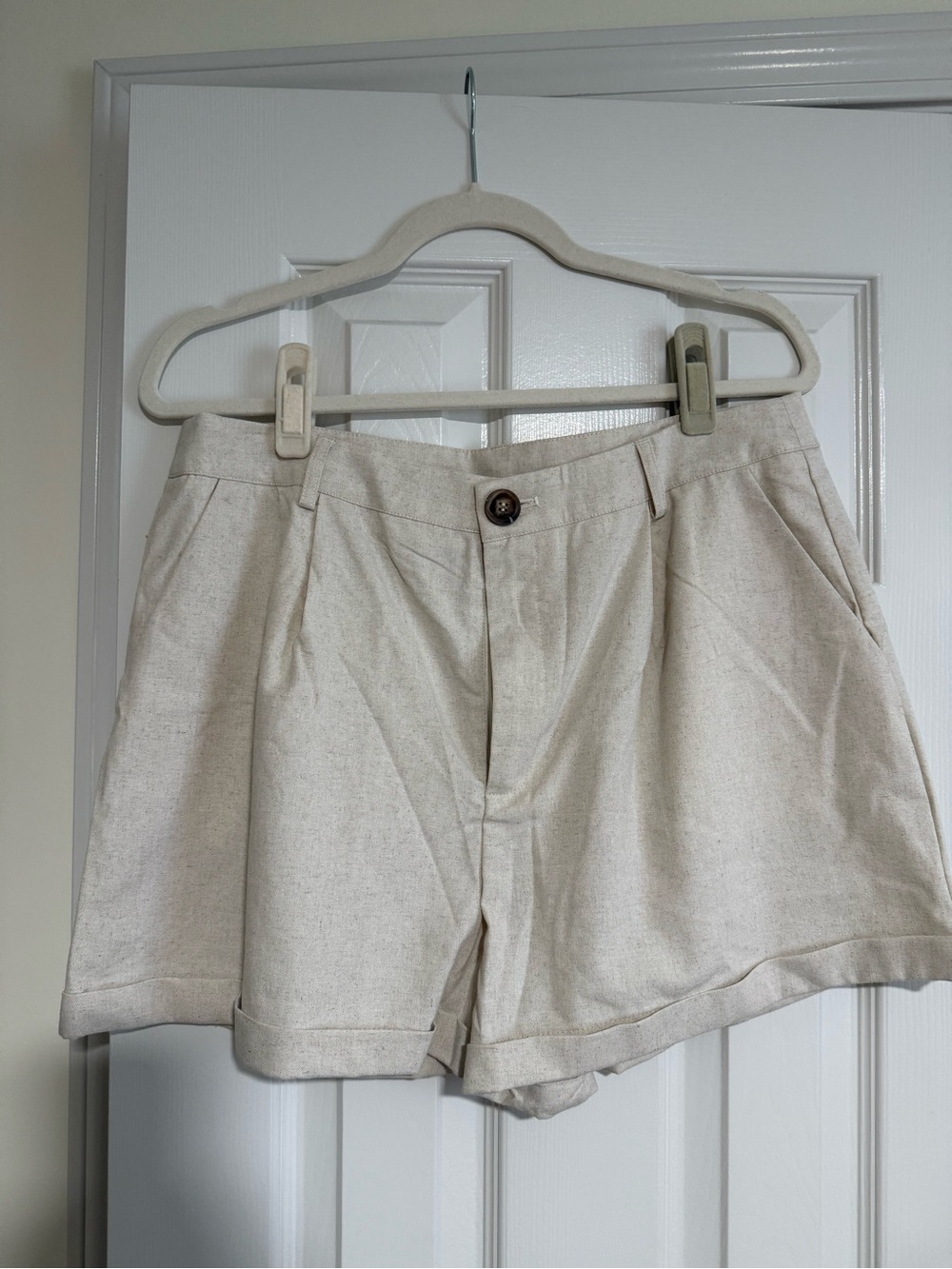 NWT CIDER Beige Tailored Shorts